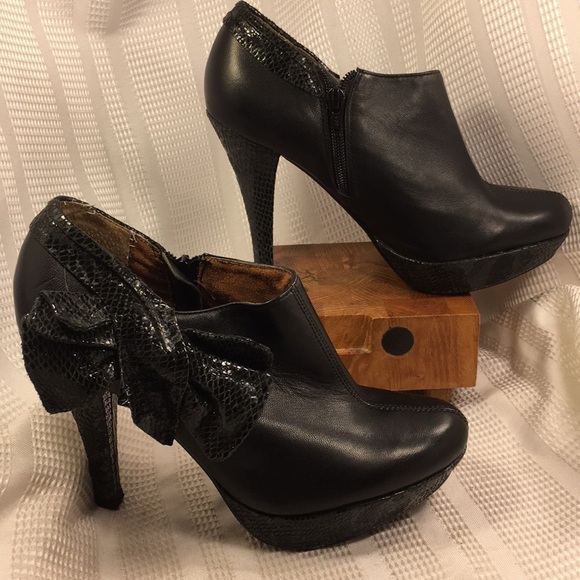 Poetic Licence London leather ankle boots w/bow - Picture 4 of 8